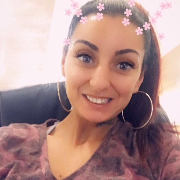 Meet your Posher, Dawauna - Picture 1 of 1